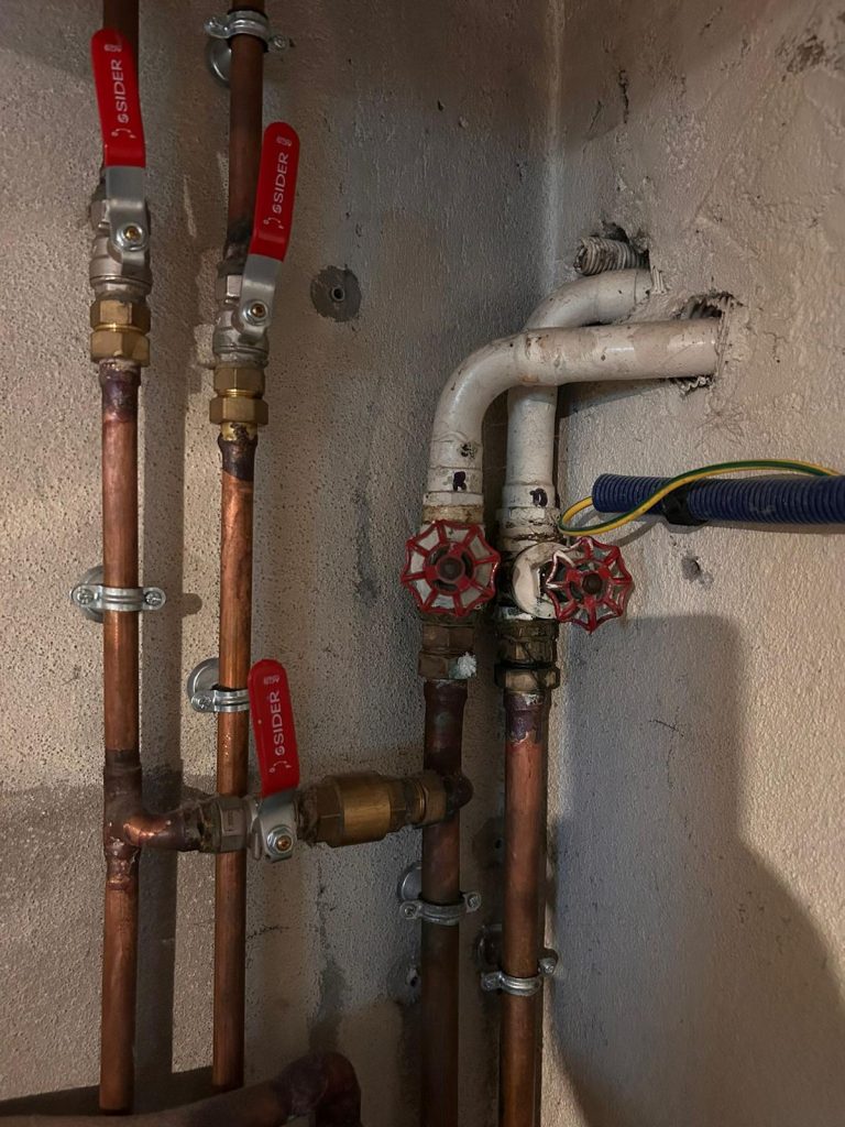 Tuyaux et vannes de plomberie